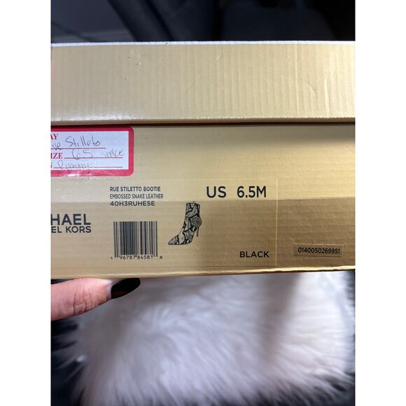 $215 MSRP - Michael Kors Rue Stiletto Bootie - Sz 6.5 - NWOB - Picture 9 of 9